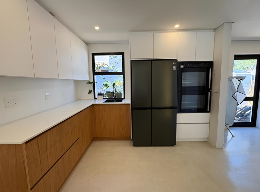 To Let 4 Bedroom Property for Rent in Protea Valley Western Cape